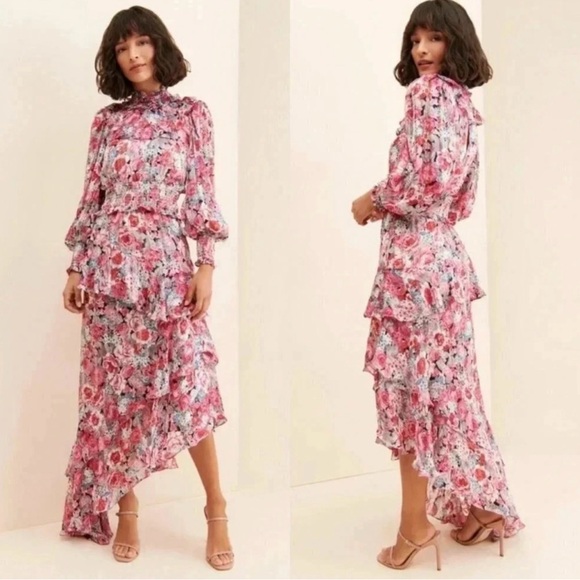 Elliatt Dresses & Skirts - Elliatt Pink Floral Long Sleeve Dress
